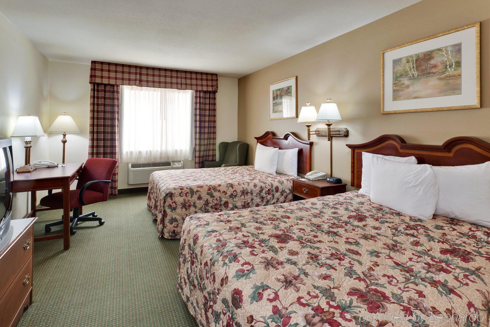 Comfort & Near Tanger Outlets I-24 Antioch Hotel 3*
