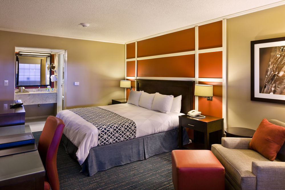 The At Opryland, A Gaylord 3*