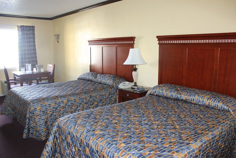 Hotel Quarters &