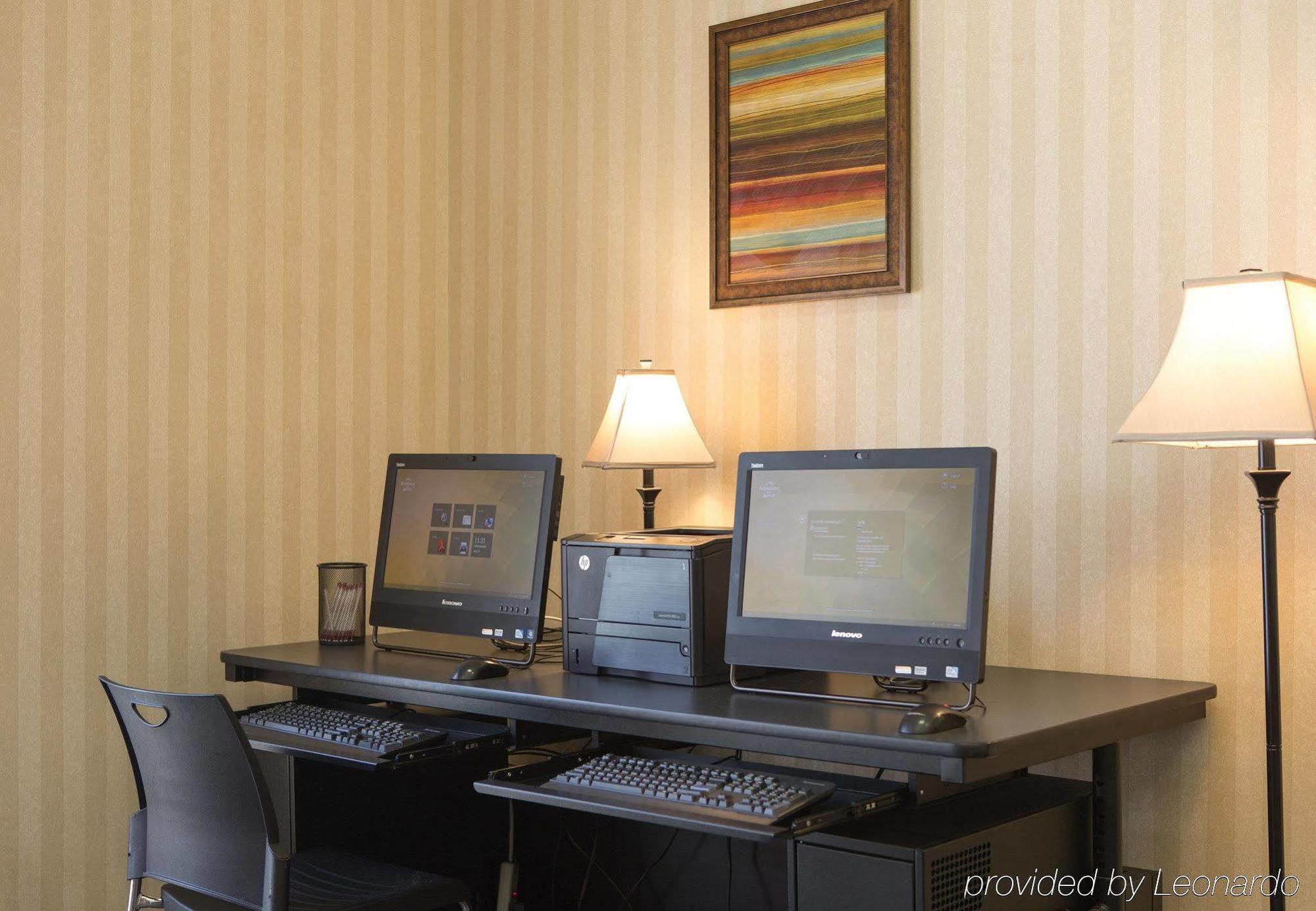 Hotel By Marriott Airport 3*