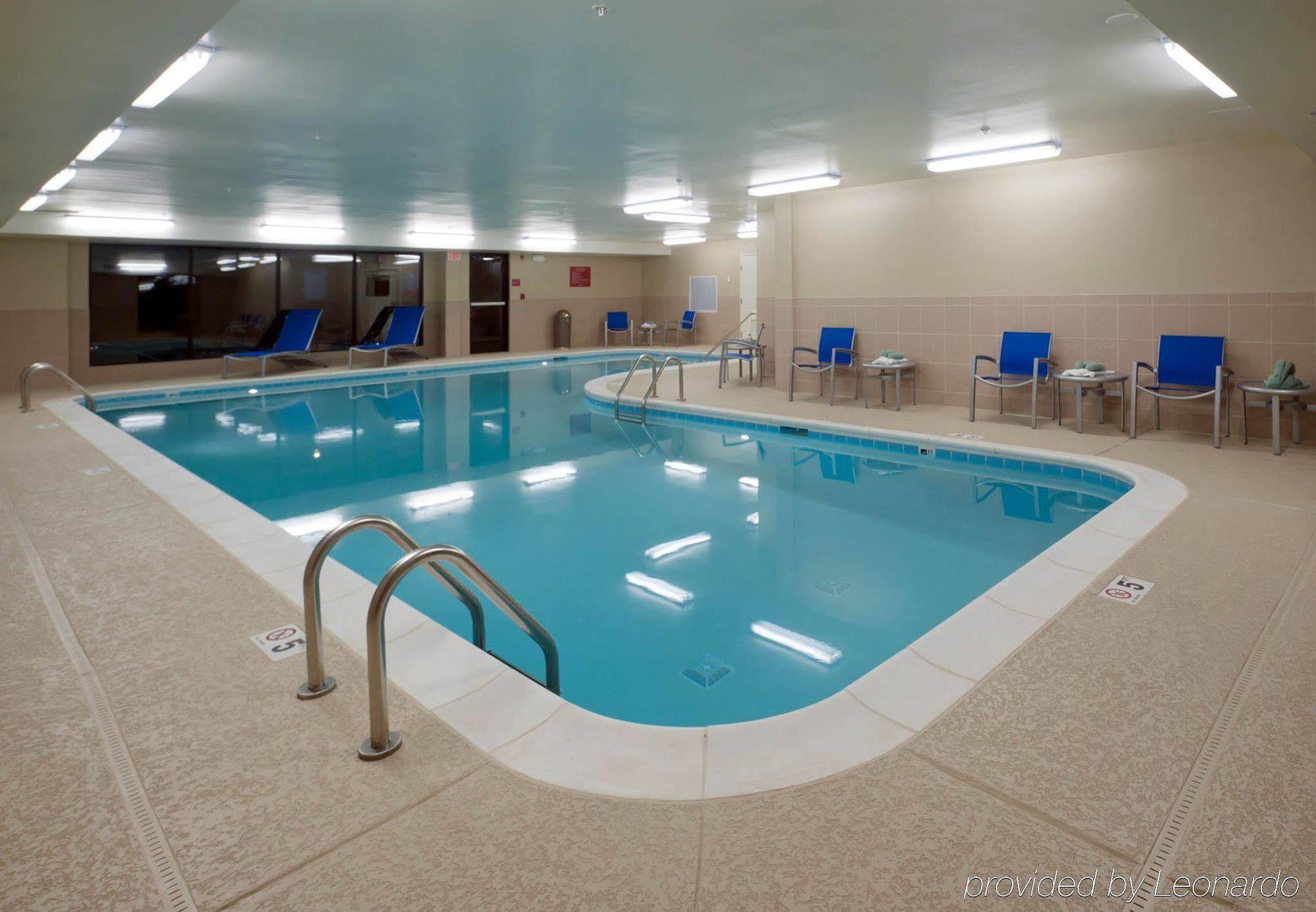 Towneplace By Marriott Airport Hotel