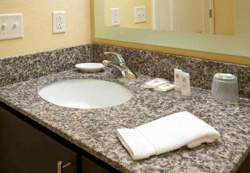 Towneplace By Marriott Airport Hotel 3*