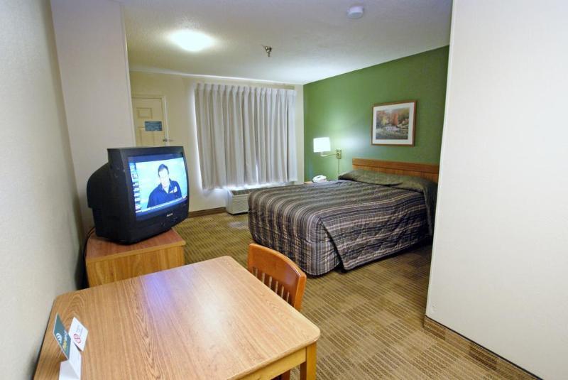 Hometowne By Red Roof - Airport/briley Pkwy 2* Nashville