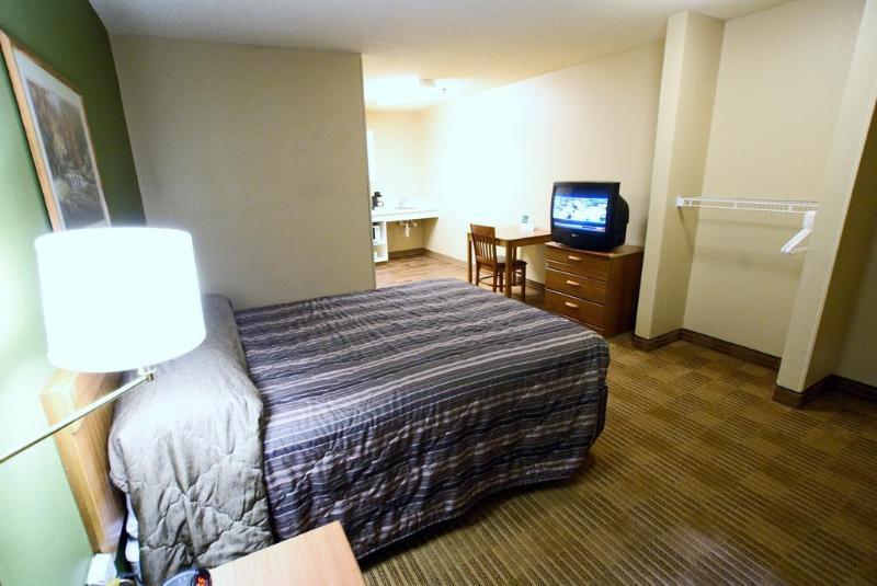 Hotel Hometowne By Red Roof - Airport/briley Pkwy