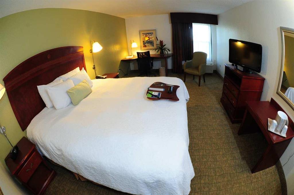 Hampton & Nashville-airport Hotel