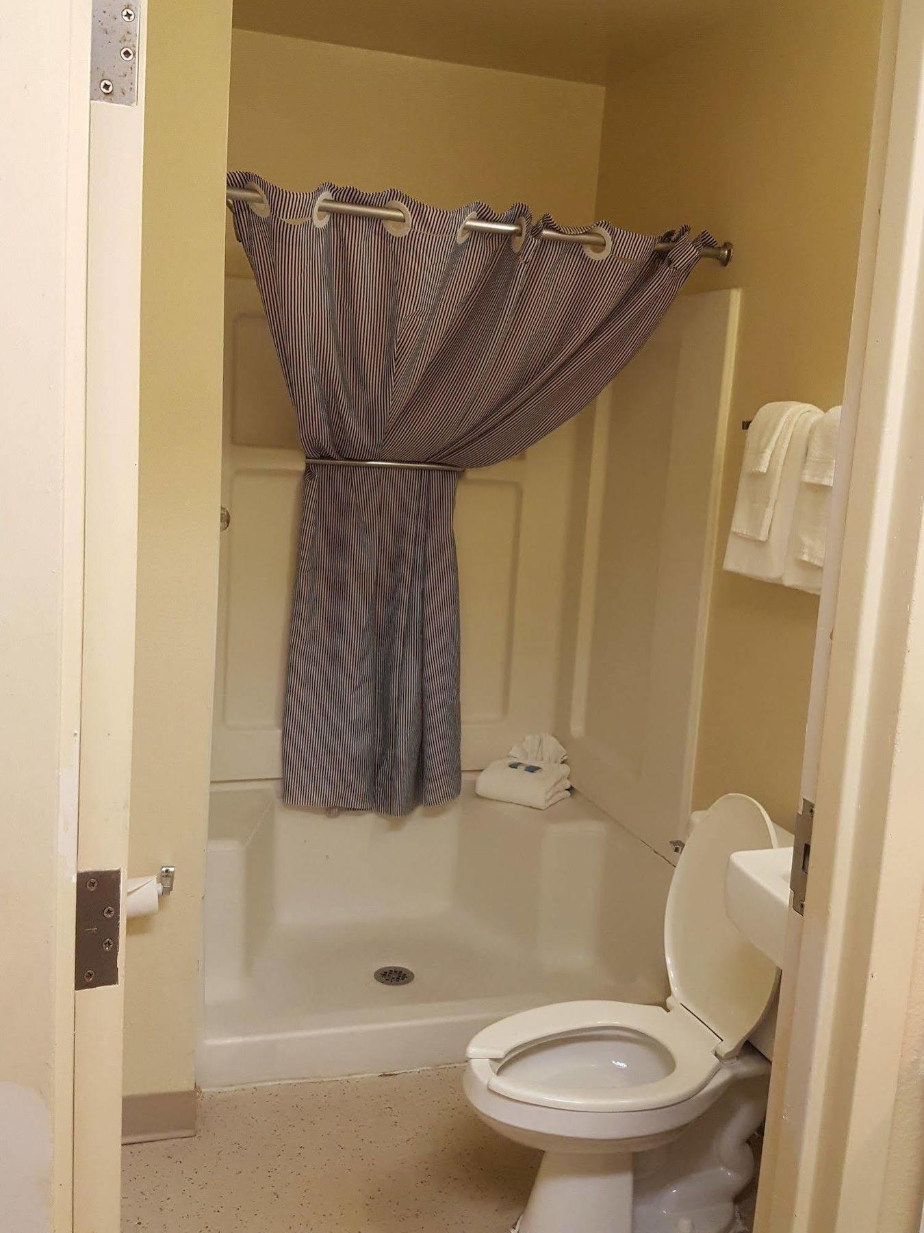 Hometowne By Red Roof - Airport/briley Pkwy 2* Nashville