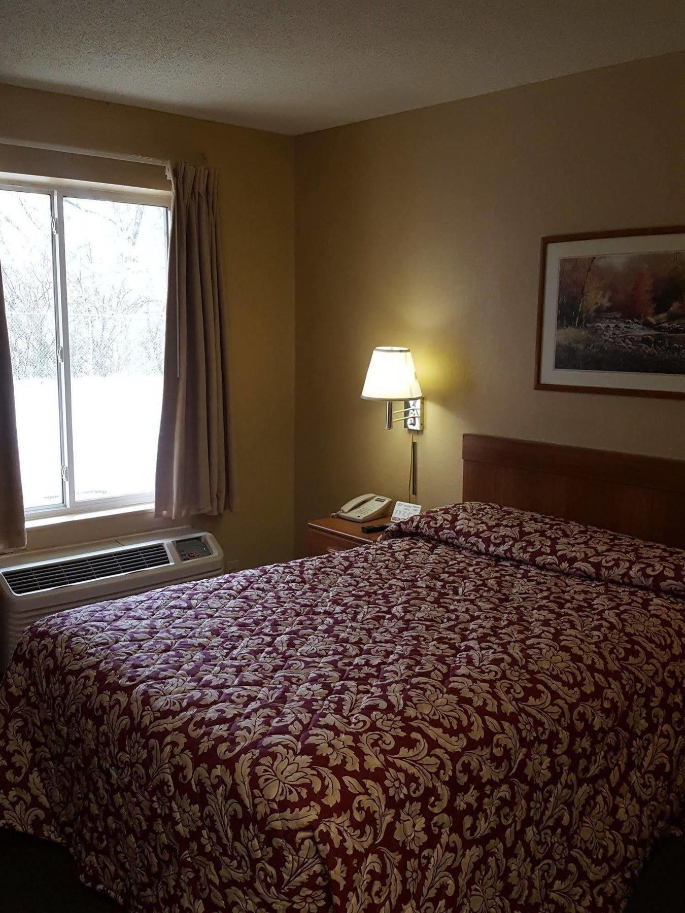 Hometowne By Red Roof - Airport/briley Pkwy Nashville