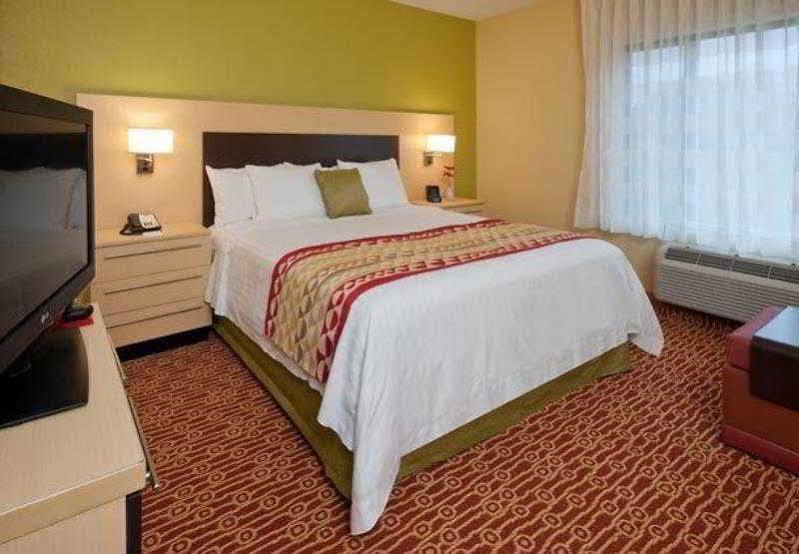 Towneplace By Marriott Airport 3*