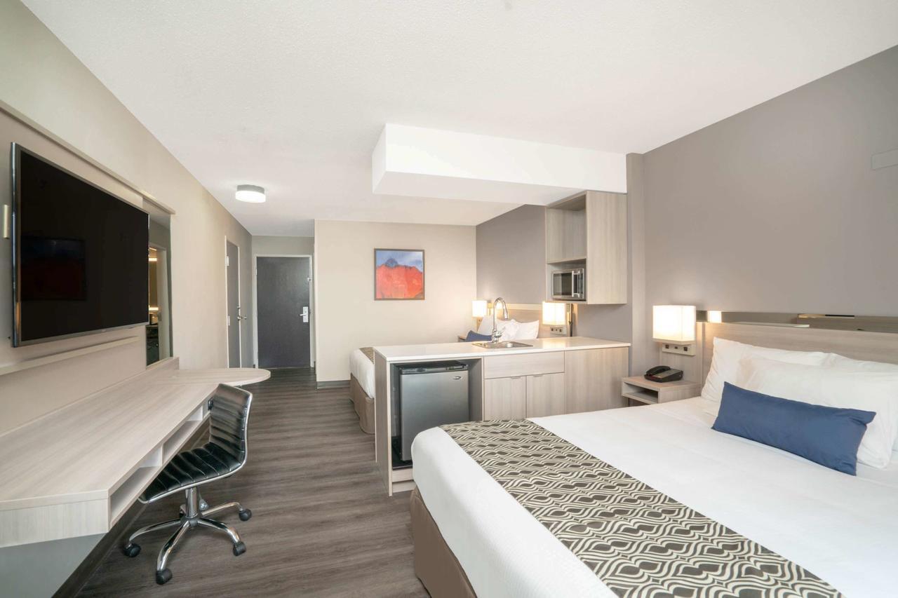 Microtel & By Wyndham 2*