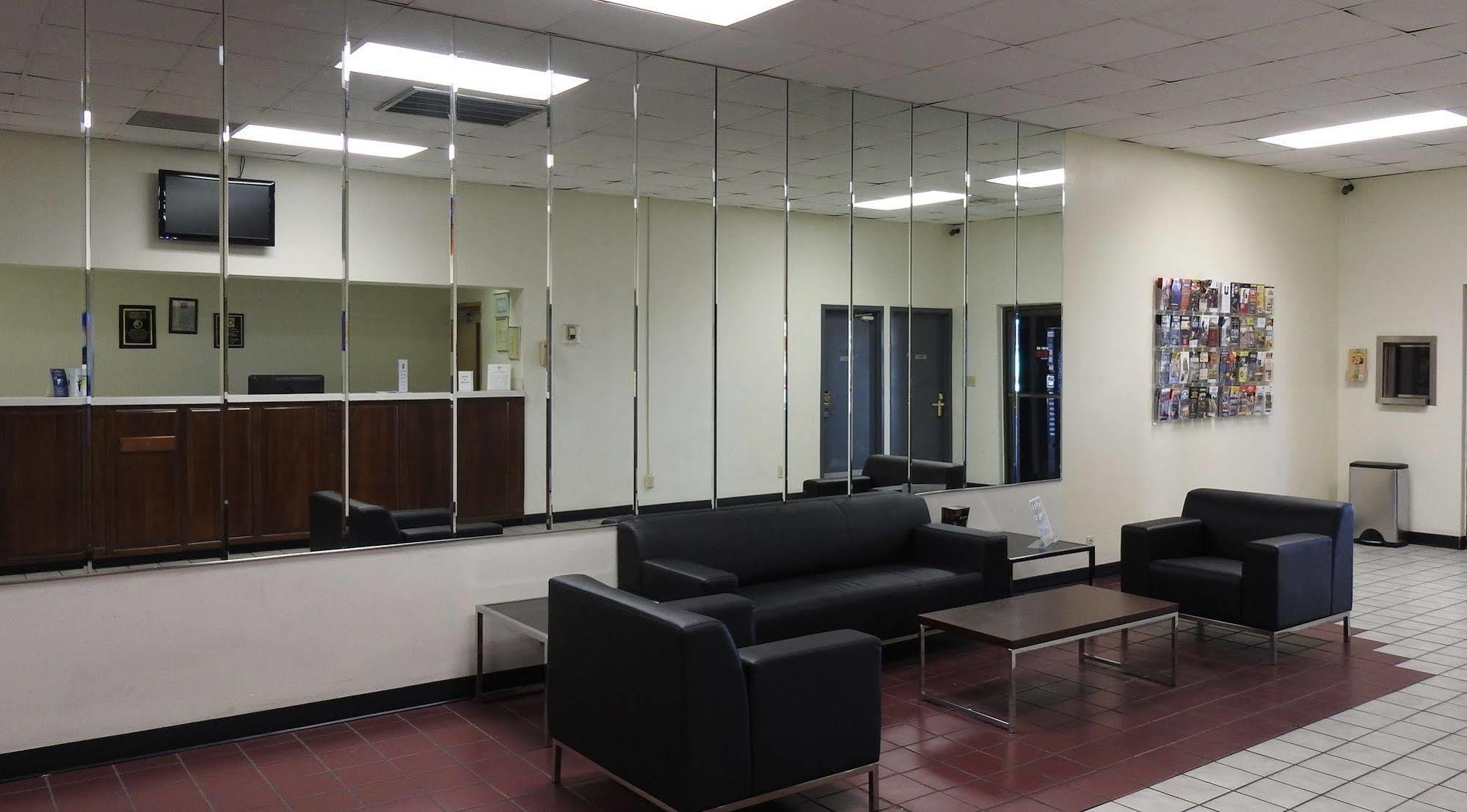 Knights - Downtown Hotel