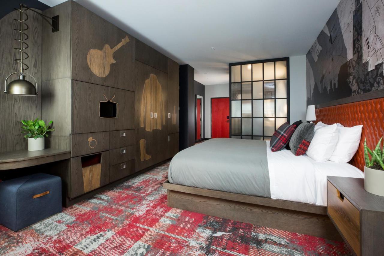 Bobby 4* Nashville