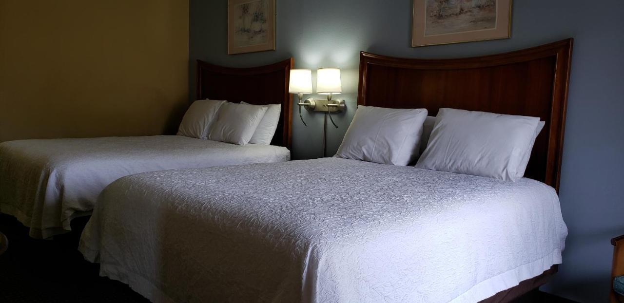 Vista And Airport East Motel 2*