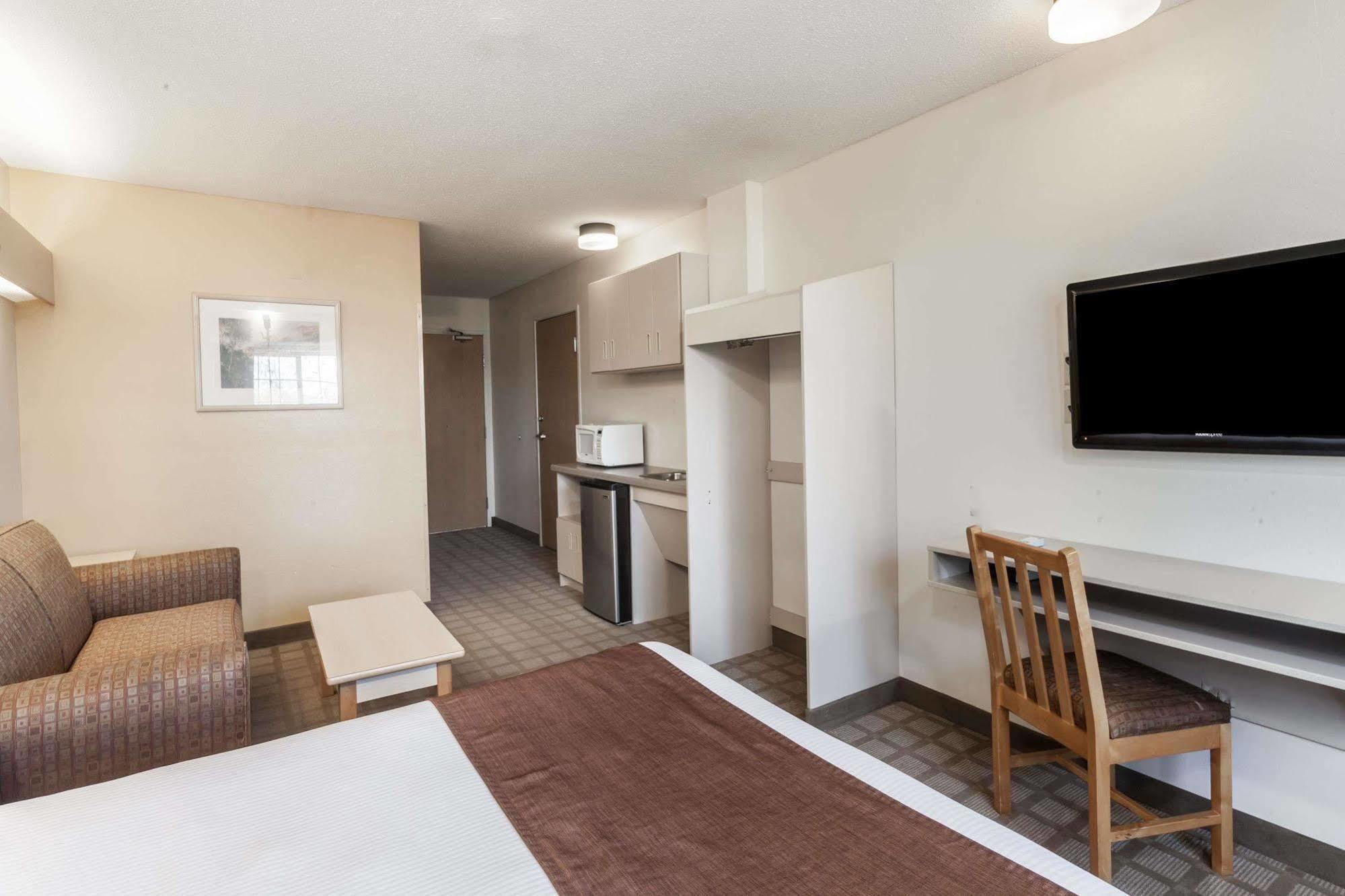 Microtel & By Wyndham Hotel