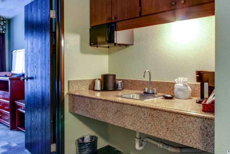 Hotel Alexis And