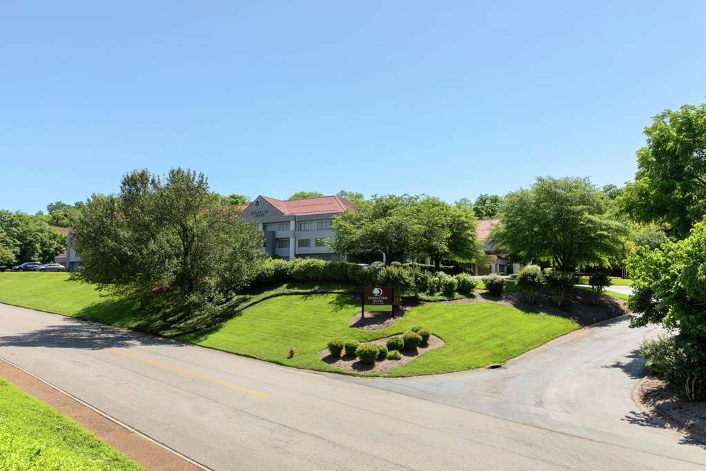 Doubletree By Hilton Airport Hotel