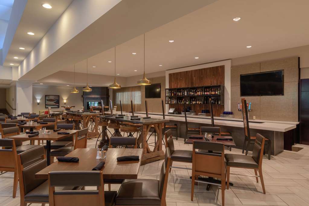 Doubletree By Hilton Airport Hotel Nashville