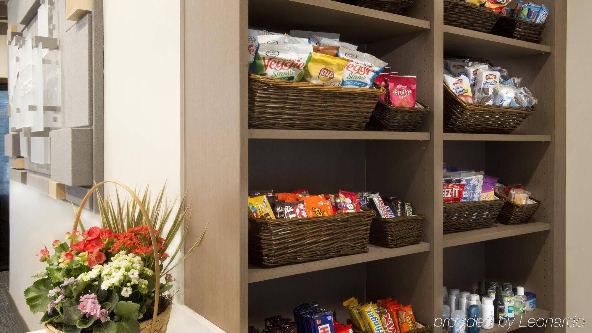 Express Airport By Ihg 3*