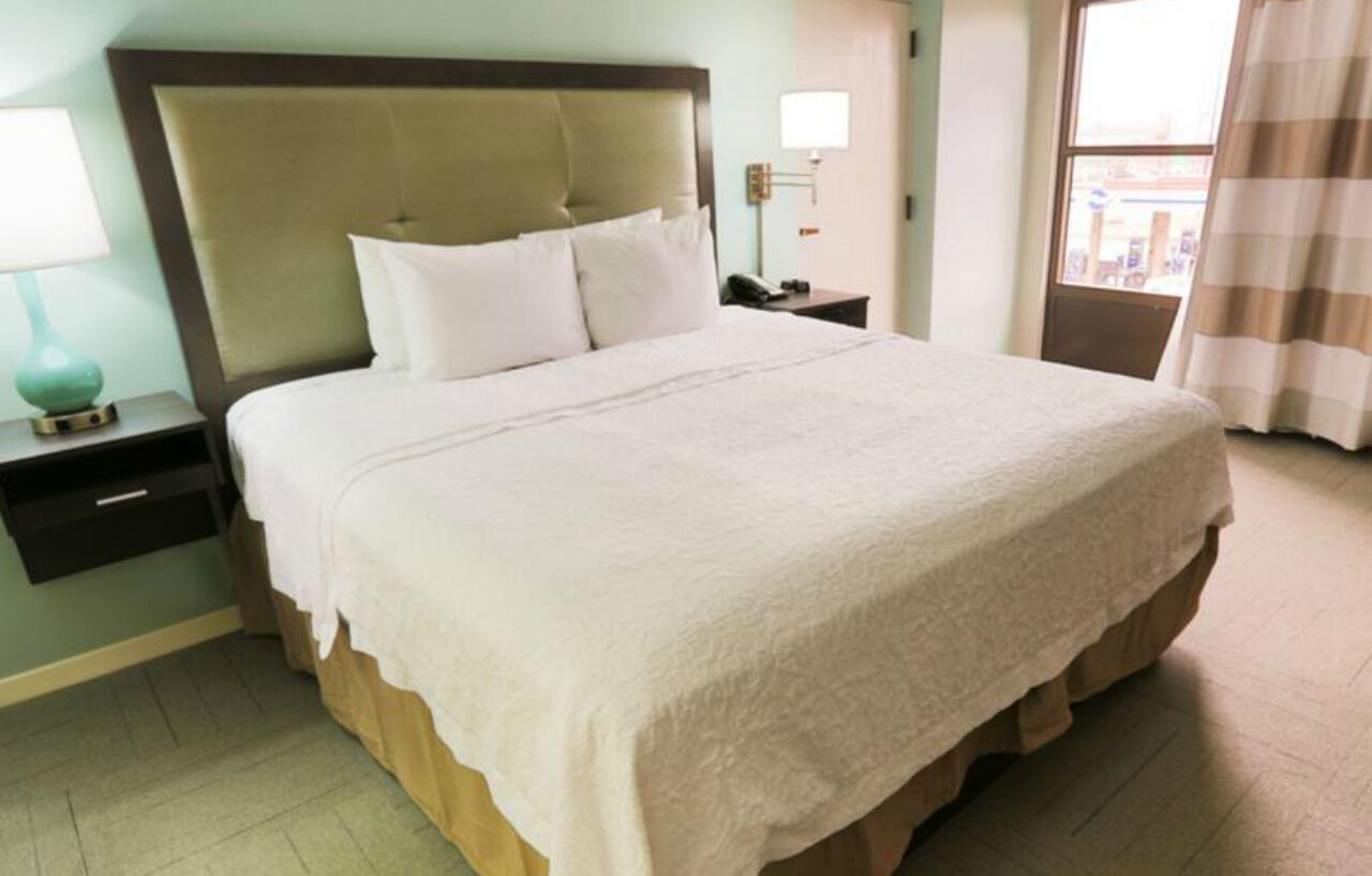 Hampton & Nashville-airport 3*