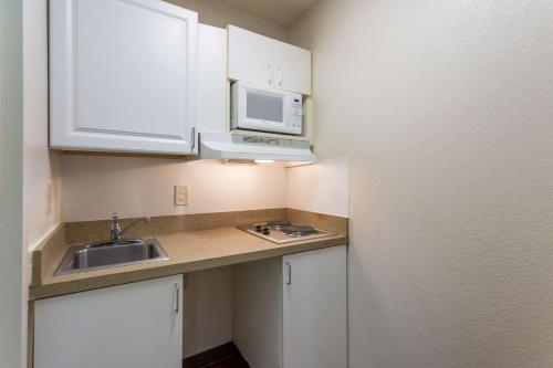 Hometowne By Red Roof - Airport/briley Pkwy