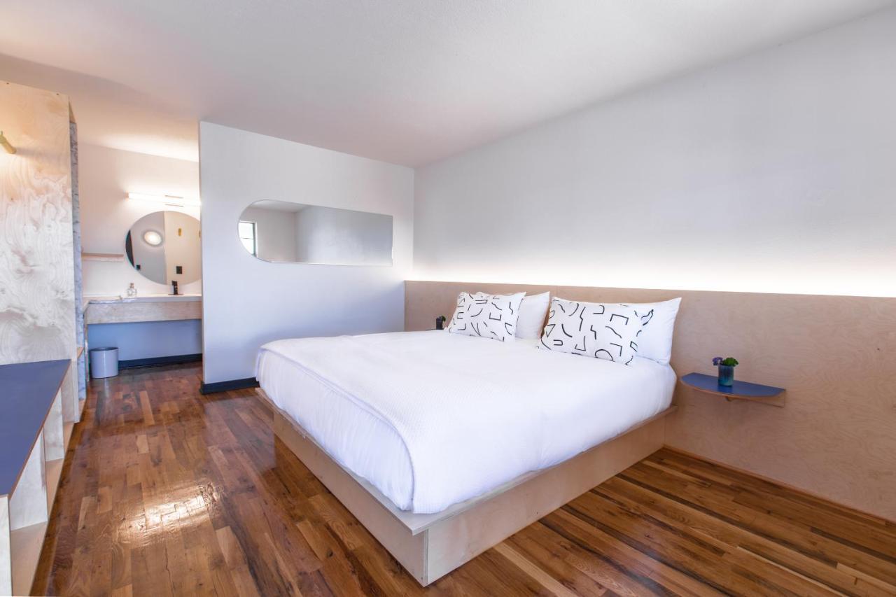 The Iris Hotel 2*